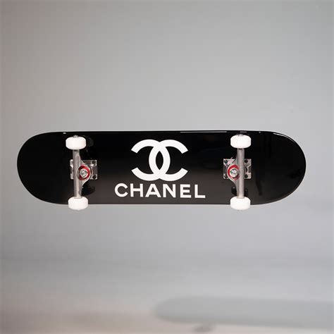 chanel ss19 skateboard.